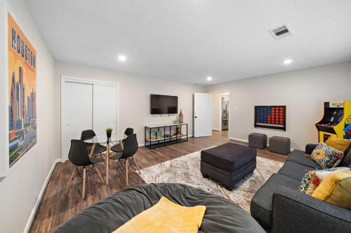 Pool 5 Star Large Deer Park home Super Host in Deer Park