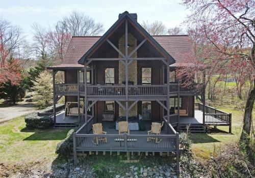 River Ridge Retreat-Riverfront in Copperhill, USA