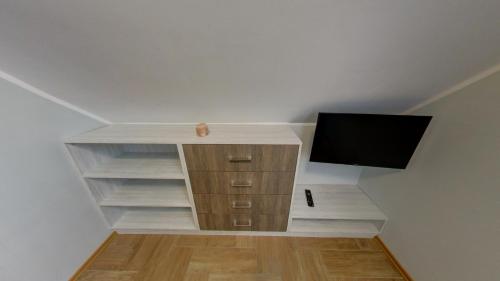 2 bedrooms, 3 beds