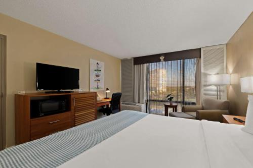 Best Western Orlando Gateway Hotel - image 12