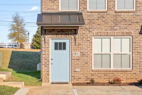Peachers Place Townhomes 1000 Henry Place Blvd, #801 Close to Ft. Campbell in Oak Grove, USA