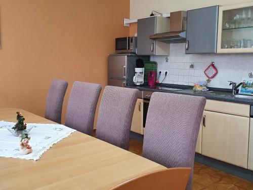 virtuve, Schone Ferienwohnung mit Terrasse in Homberg in Homberg (Efze)