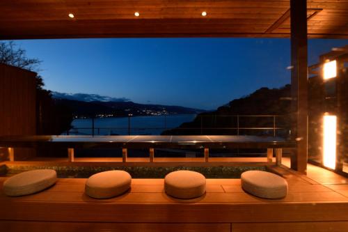 Hollywood Twin Room with Open-Air Bath - Non-Smoking