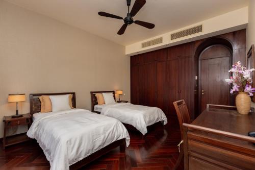 Villa image 8