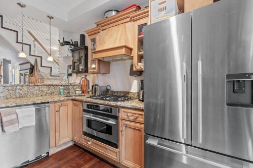 Columbia Heights Home METRO + Shopping + Parking in Washington, USA