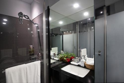 Double Room image 9
