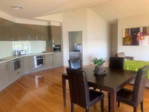 The Jetty Penthouse, Unit 9 in Nagambie