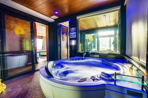 Facilities, ABC Hotel in Angeles / Clark