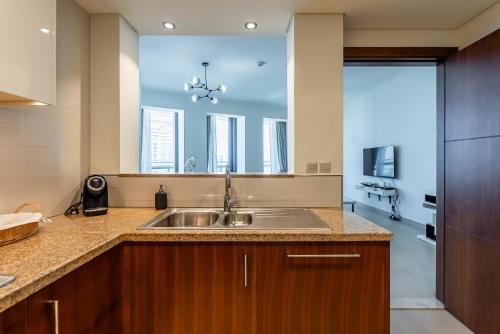2BDR apartment near Burj Khalifa I Downtown Dubai - image 8