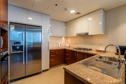 2BDR apartment near Burj Khalifa I Downtown Dubai - image 9