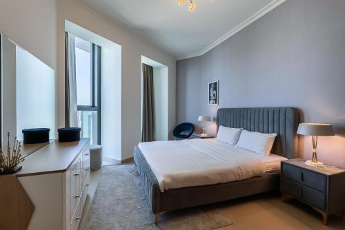 2BDR apartment near Burj Khalifa I Downtown Dubai - image 10