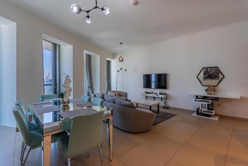 2BDR apartment near Burj Khalifa I Downtown Dubai I Burj Vista - image 5