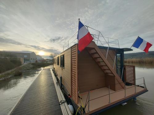 House Boat avec SPA naviguant en Champagne