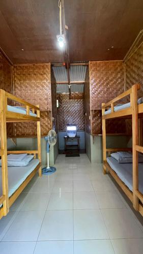 4 bunk beds