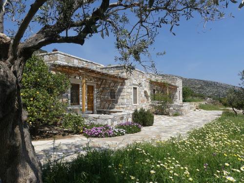 Traditional stone-built cottages Azalas