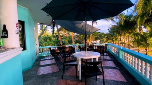 バルコニー/テラス, L&L Beach Resort in パンダン