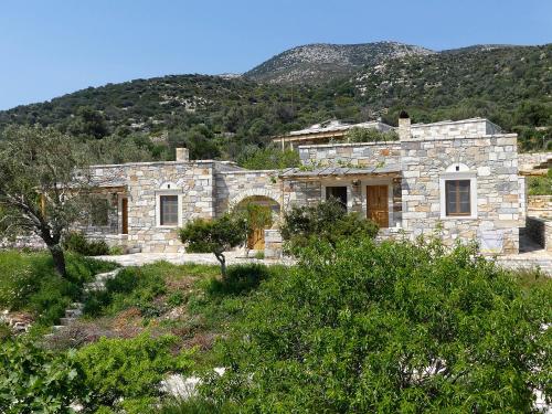 Traditional stone-built cottages Azalas