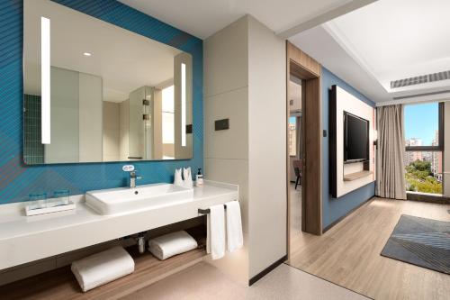 Holiday Inn Express Shanghai Gumei by IHG, Shanghái (foto 11)