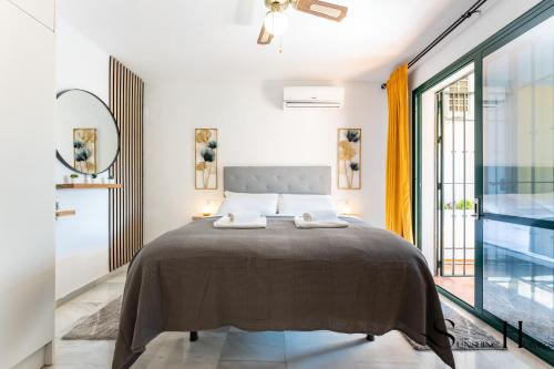 Poolside 2 Bedroom Retreat - image 5
