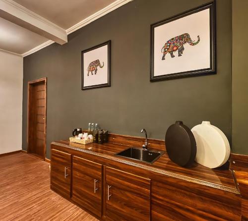 Suite with Private Pool image 10