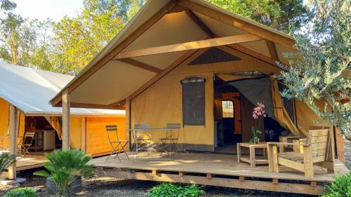 숙소 외관, Il Pampaleone Glamping and Resort in 아씨리엘
