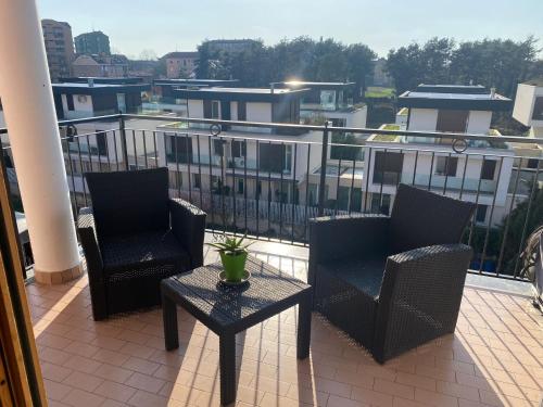 コマチーナ Comasina Charme Apartment with Terrace 3つ星 シングルルーム レストラン