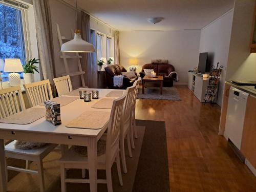 House in Trångsund, 15 min south of Stockholm, free parking,