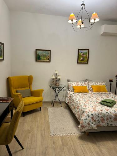 Cozy house with backyard at Iraklio Attikis, Atény (fotografie 3)