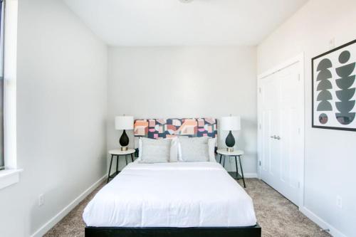 CozySuites Music Row Chic 1BR in Nashville! 57