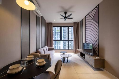 Millerz Square by Feel home Free Bus to Mid Valley KL Sentral, Kuala Lumpur
