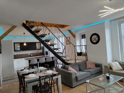 Magnifique Duplex de 135 m2 pour vos séjours jusqu'à 10 à Lourdes