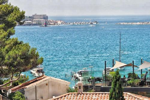 Villa avec piscine, Baie de Bandol, Accès plage - Location, gîte - Sanary-sur-Mer