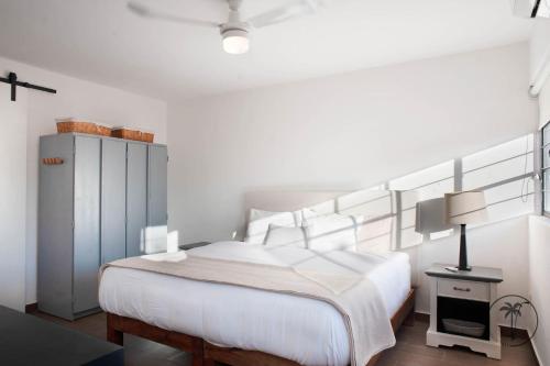 Cozy Apt. w/ Private Balcony & Great Lighting- Romanita 1, Mazatlán (foto 4)