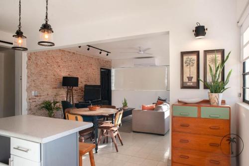 Cozy Apt. w/ Private Balcony & Great Lighting- Romanita 1, Mazatlán (foto 6)