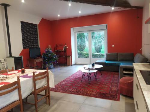 2 bedrooms, 3 beds