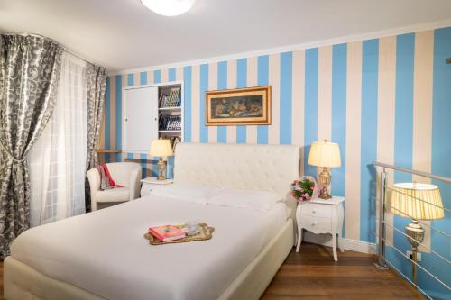 Suite with City View image 8