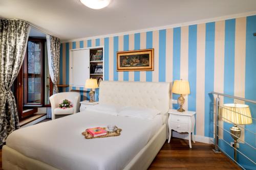 Suite with City View image 9