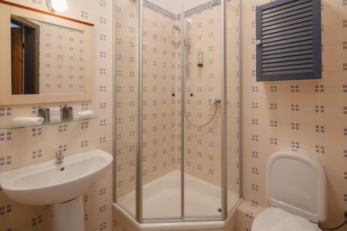 Standard Double Room image 1