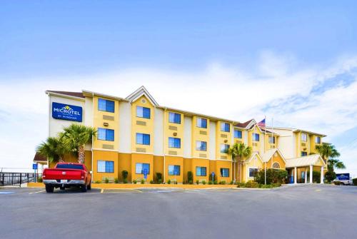 Microtel Inn & Suites by Wyndham New Braunfels I-35