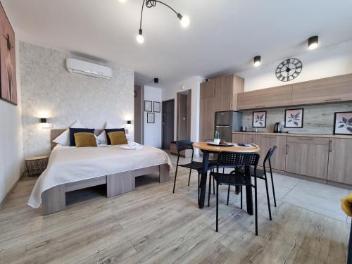 Q Apart AMBER - klimatyzowane STUDIO przy Manufakturze z garazem Gratis, FV - Lodz