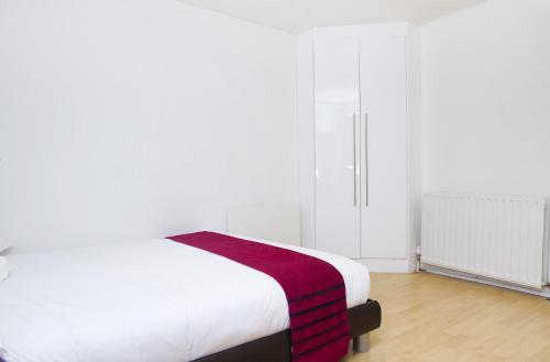 Holiday Lets London - K - image 14