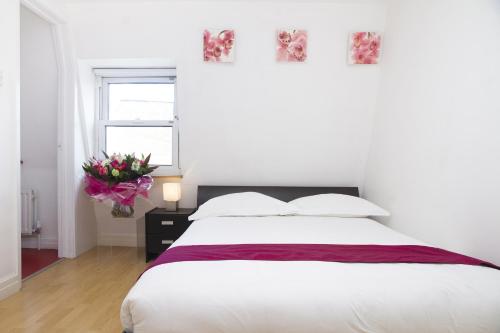 Holiday Lets London K - image 14