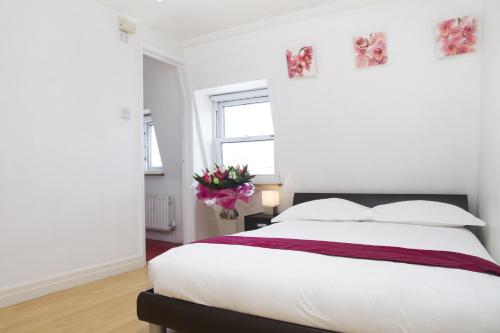 Holiday Lets London - K - image 7