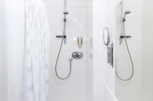 Holiday Lets London - K - image 8