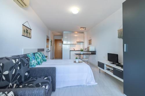 Studio Apartment with Sea View