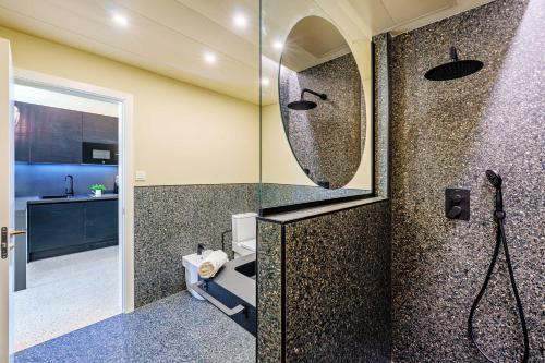 One-Bedroom Apartment image 1