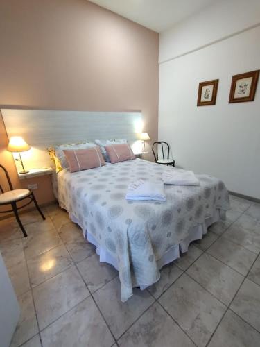 One-Bedroom Apartment image 2