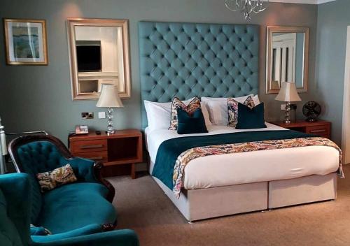 534842775 Headfort Arms Hotel