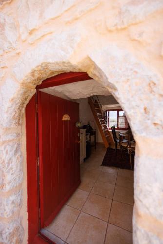 Ieeja, LITHOS TRADITIONAL TOWER in Omales
