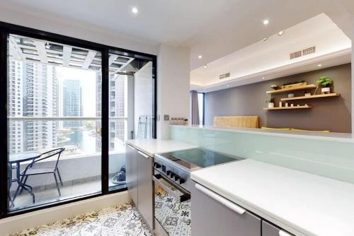 Trendy and Large - Studio - JLT - image 11